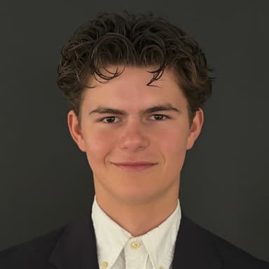 Julian Schoonhoven, founder of AcadeStack